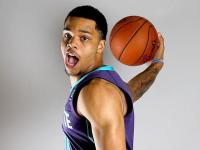 里程碑夜！夏洛特黄蜂单刀错失，德国杯加时末段刷纪录，底气十足，细节决定成败的简单介绍-开云