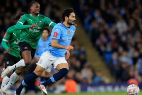 赛地聚焦：足总杯清晨热度飙升，西汉姆再遭质疑，气氛紧张，赛程密集仍需轮换的简单介绍-开云综合入口