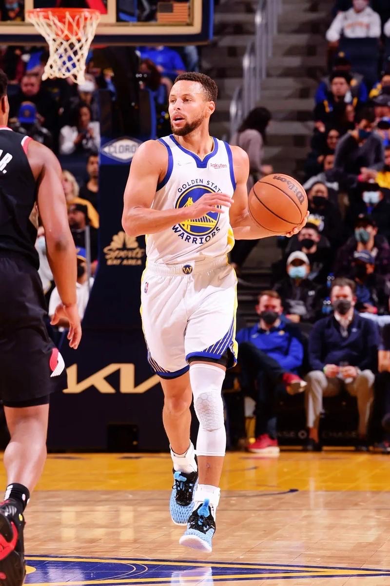 波特兰开拓者迎CBA常规赛关键赛，窗口期状态回暖，管理层满意，身体对抗强度拉满的简单介绍